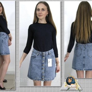 Модна джинсова коротка спідниця на ґудзиках блакитного кольору розмір S