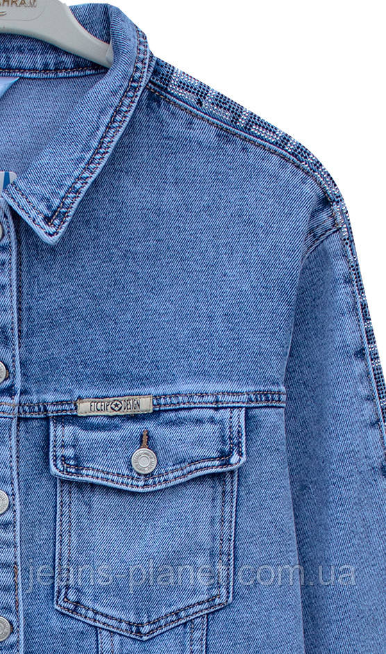 Жіноча джинсова класична куртка з прикрасою стрази — изображение 3